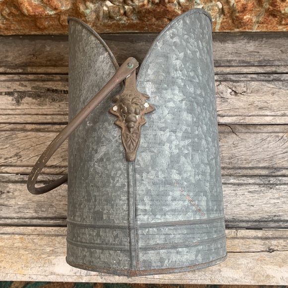 Vintage Galvanized Bucket with Handle - Picture 7 of 7